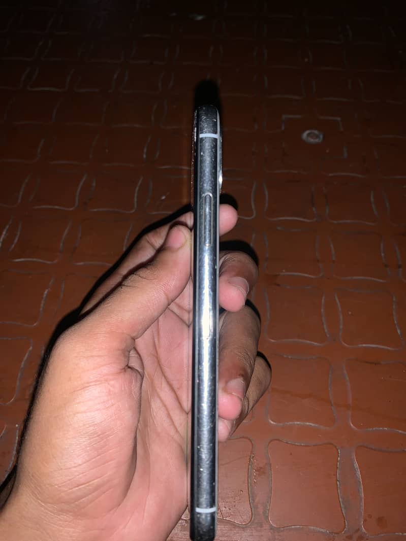 Apple iPhone X 3