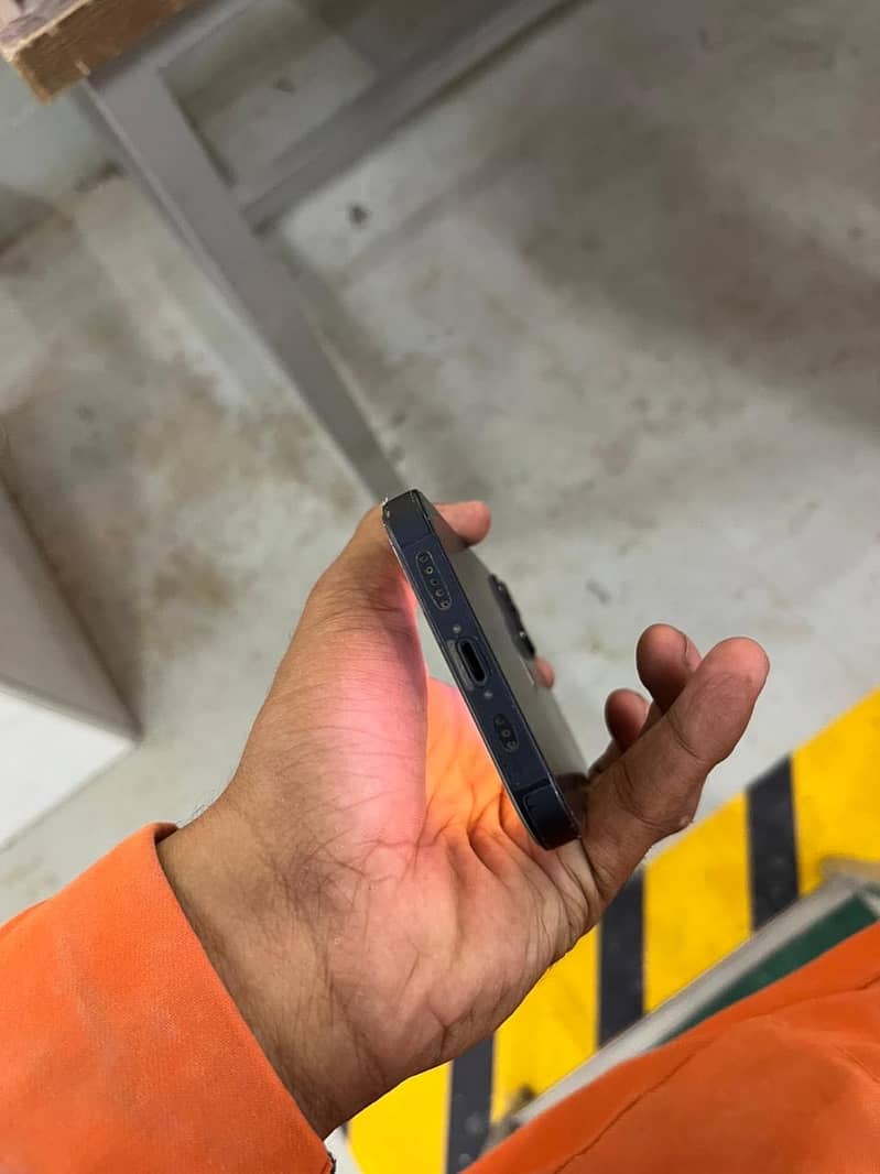 Apple iPhone 13 3