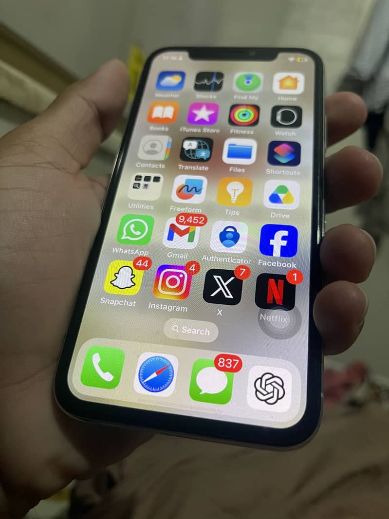 Apple iPhone X 3