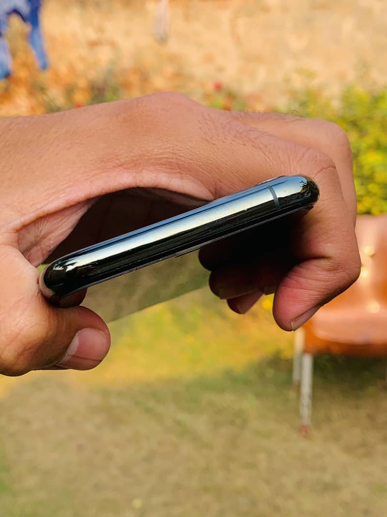 Iphone 11 pro 4