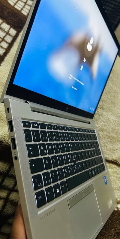 HP ElliteBook 11Gen Core i5