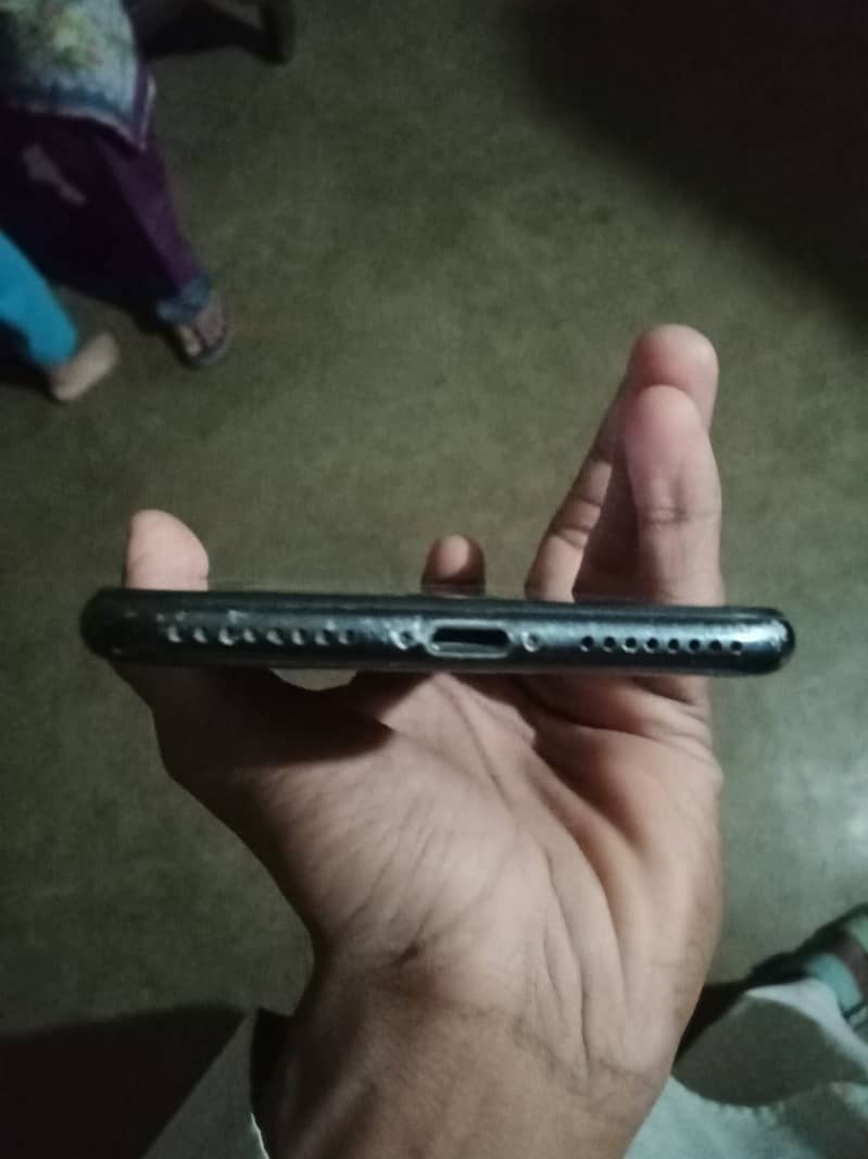 Apple iPhone 7 Plus 2