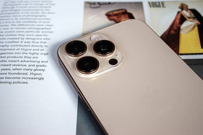 Apple iPhone 16 Pro Max 1