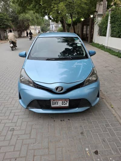Toyota Vitz 2015
