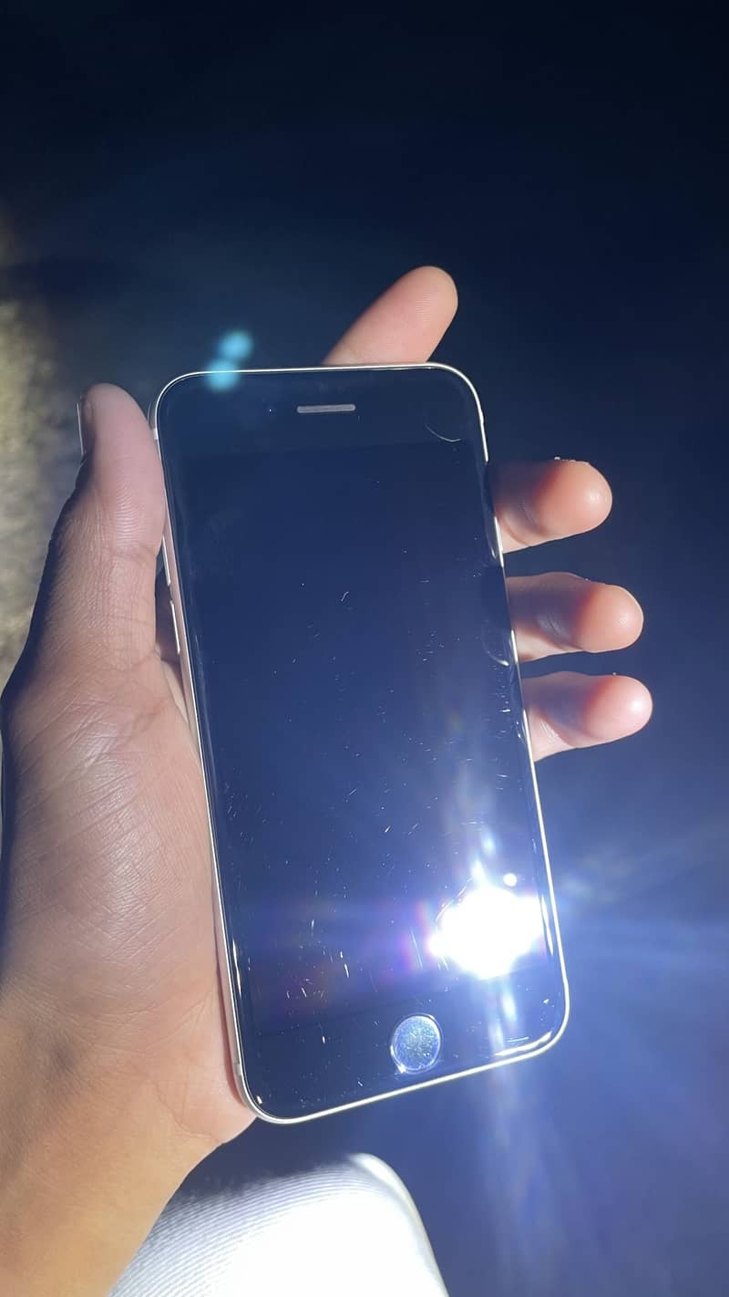 Apple iPhone SE 3