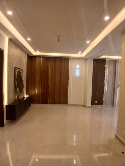 1 kanal new house upper portion