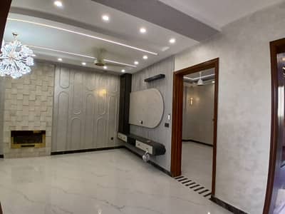 5 Brand New House For Rant AA Block Bahria Town Lahore
