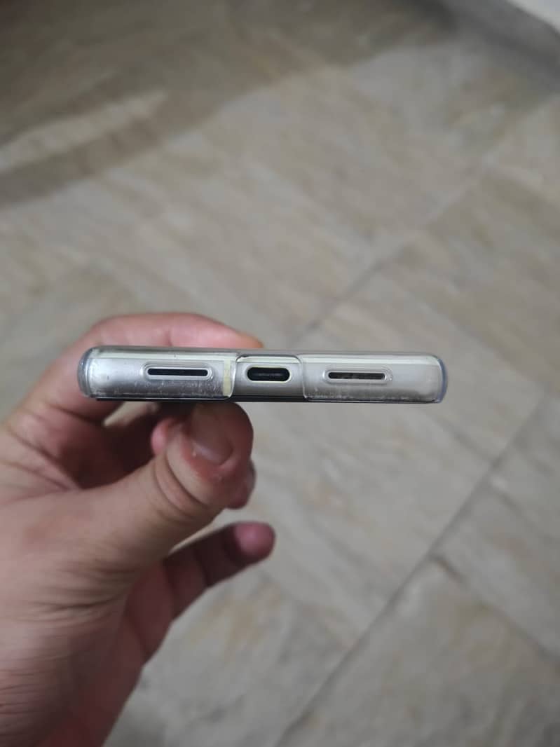 Google Pixel 7 4