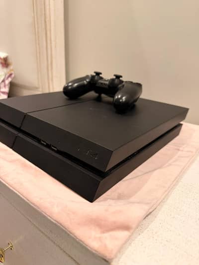 PlayStation 4 500GB for Sale