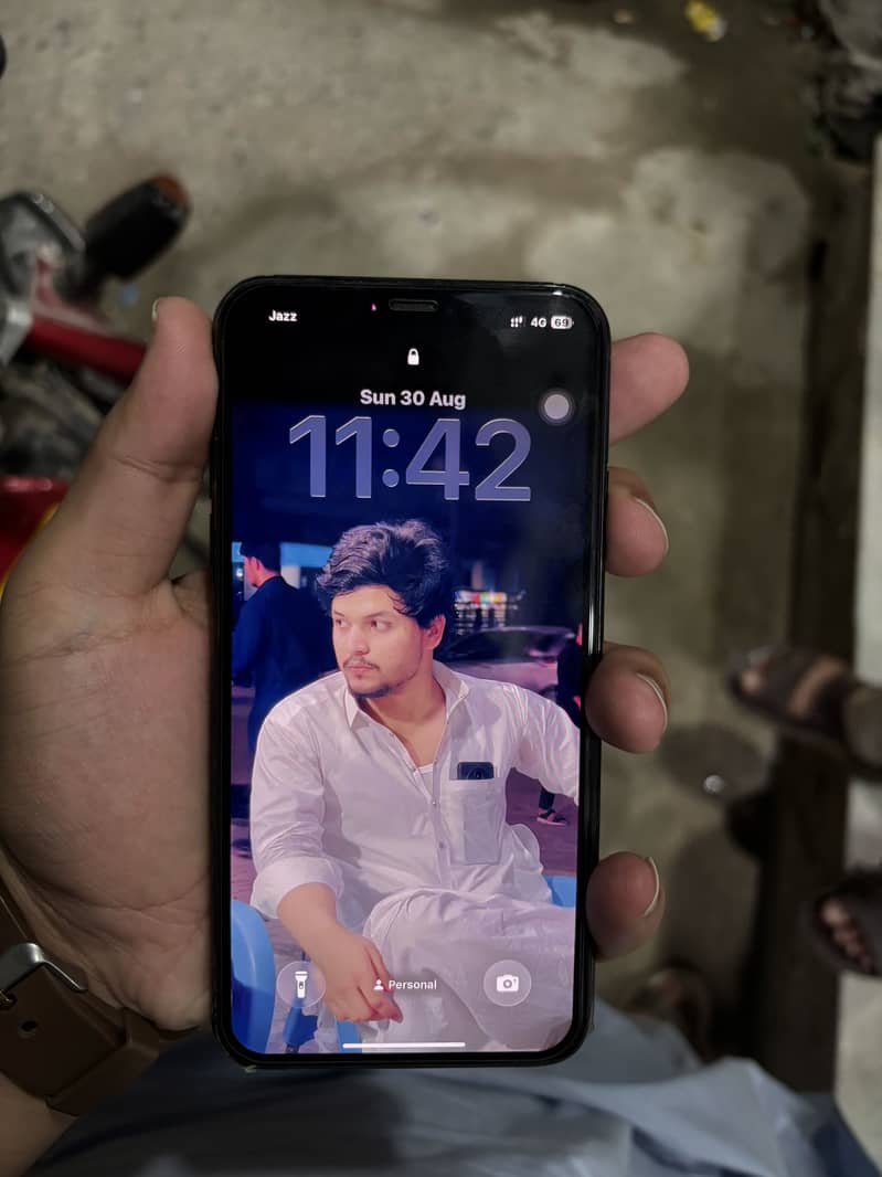 Apple iPhone 11 Pro Max 2