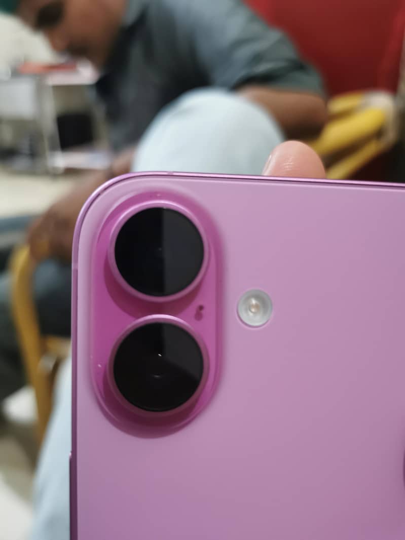 Apple iPhone 16 Plus 4