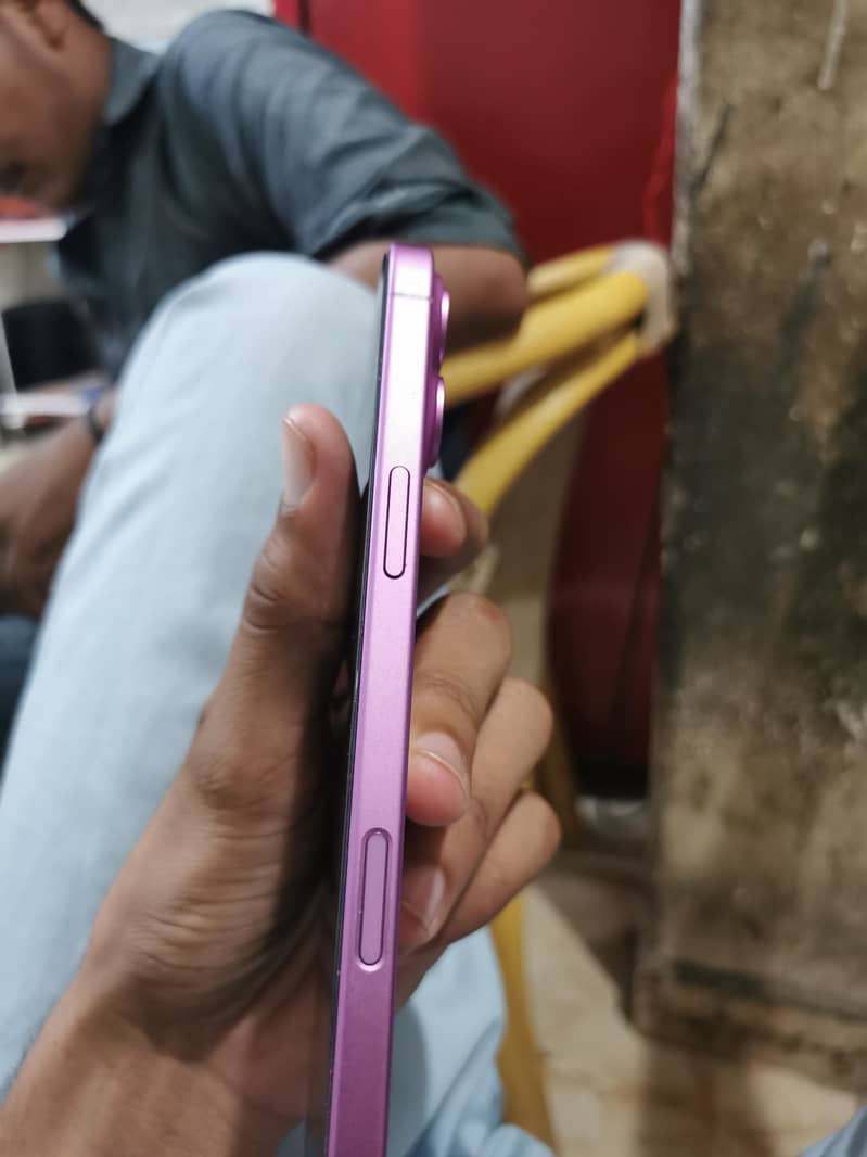 Apple iPhone 16 Plus 6