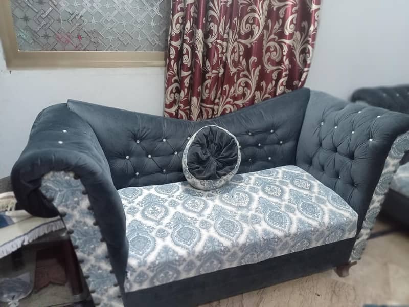 7 seatar sofa set. 2