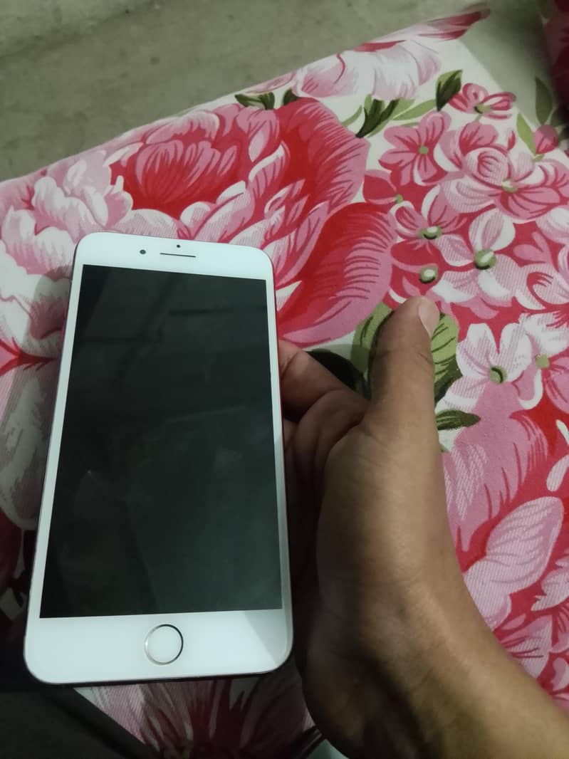 Apple iPhone 7 Plus 2