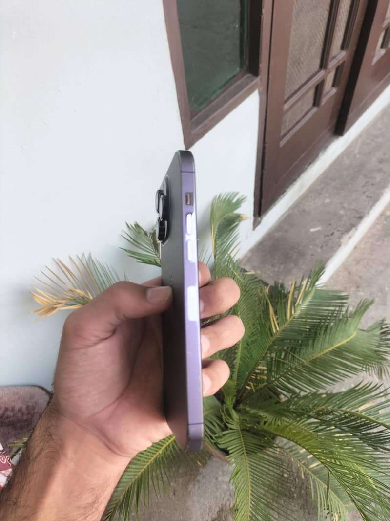 Apple iPhone 14 Pro Max 1
