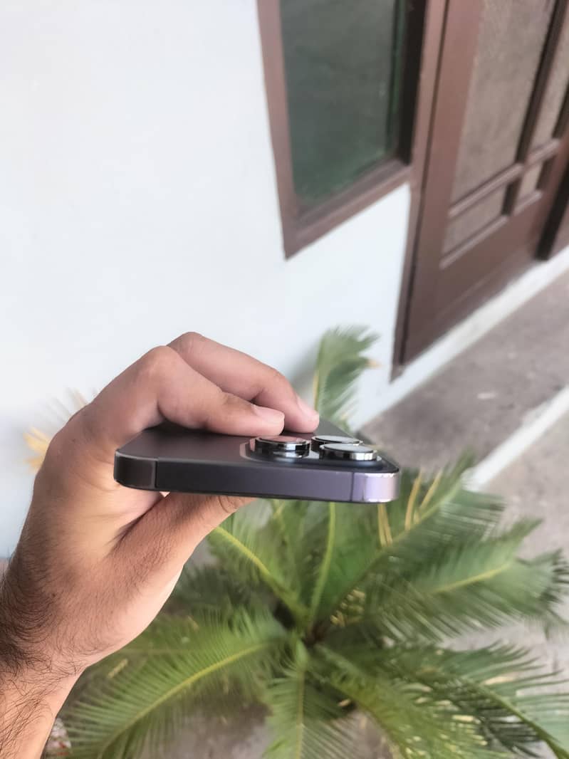 Apple iPhone 14 Pro Max 3