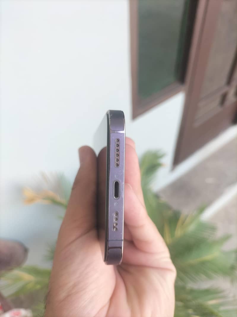 Apple iPhone 14 Pro Max 4