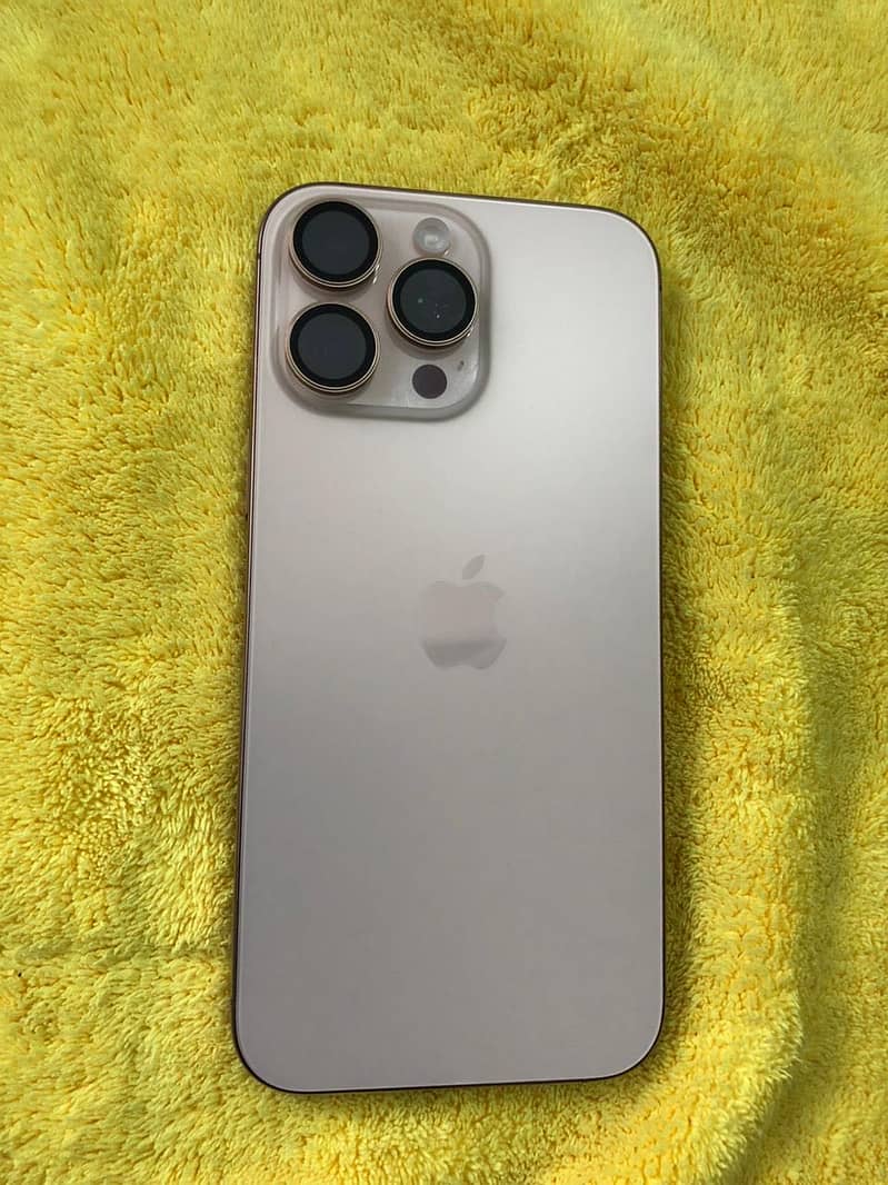 Apple iPhone 16 Pro Max 2
