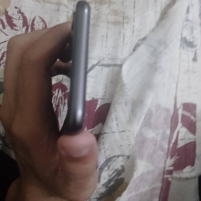 Apple iPhone 8 5