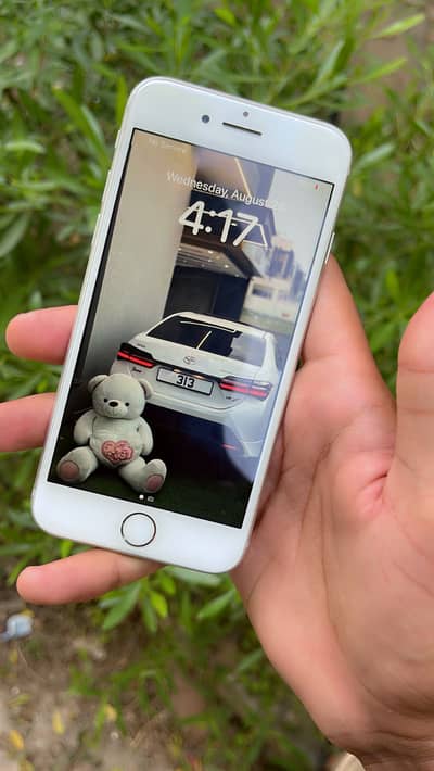 Iphone 8 (nonpta bypass) 100 helath 10/9.5 condition not a single