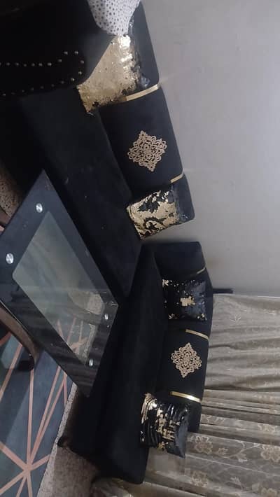 ​L-Shape Black Fabric Sofa Set for Sale in Very Good Condition