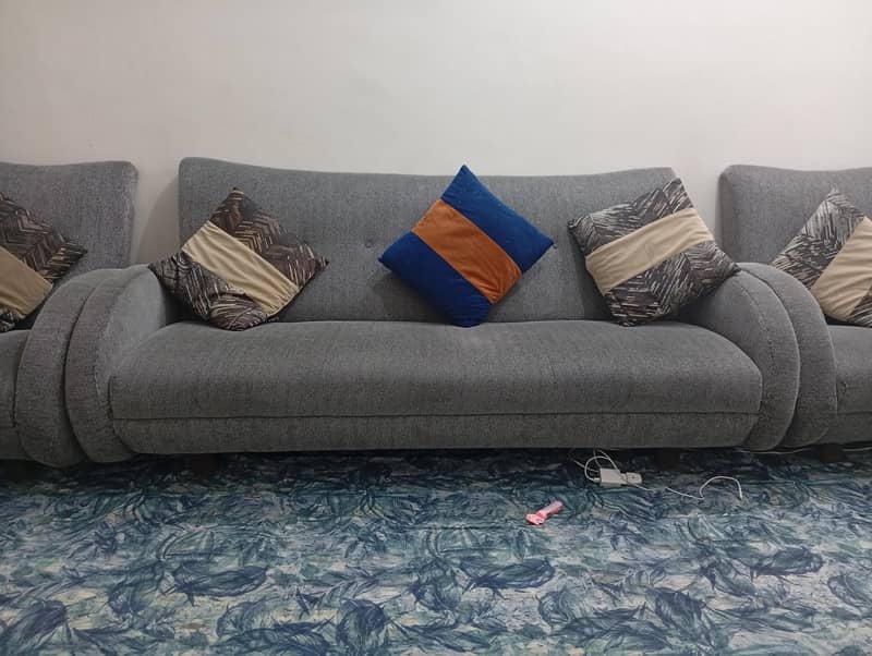 5 seater sofa set with table 0