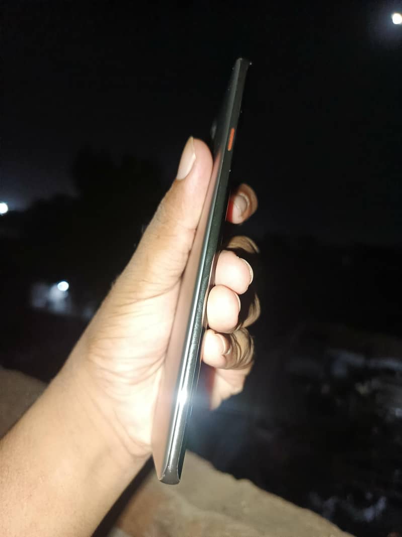 Tecno CAMON 40 Pro 1