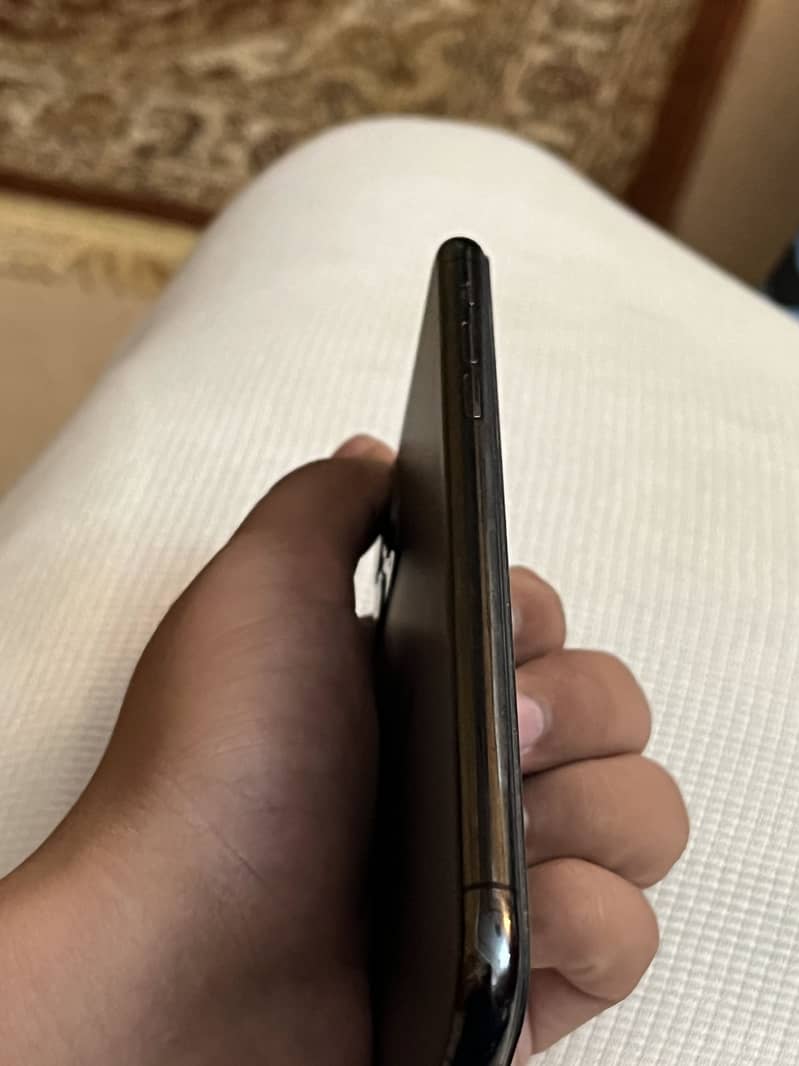 Apple iPhone 11 Pro Max 1
