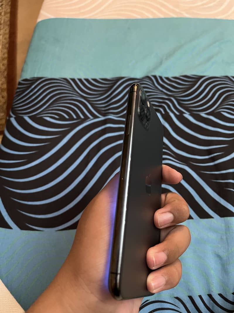 Apple iPhone 11 Pro Max 5