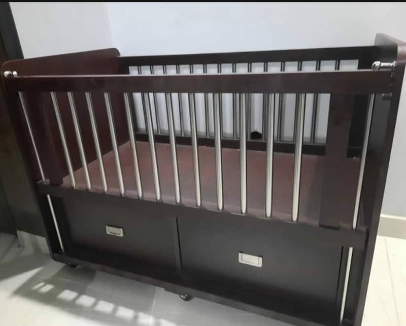 nearly new cot 2