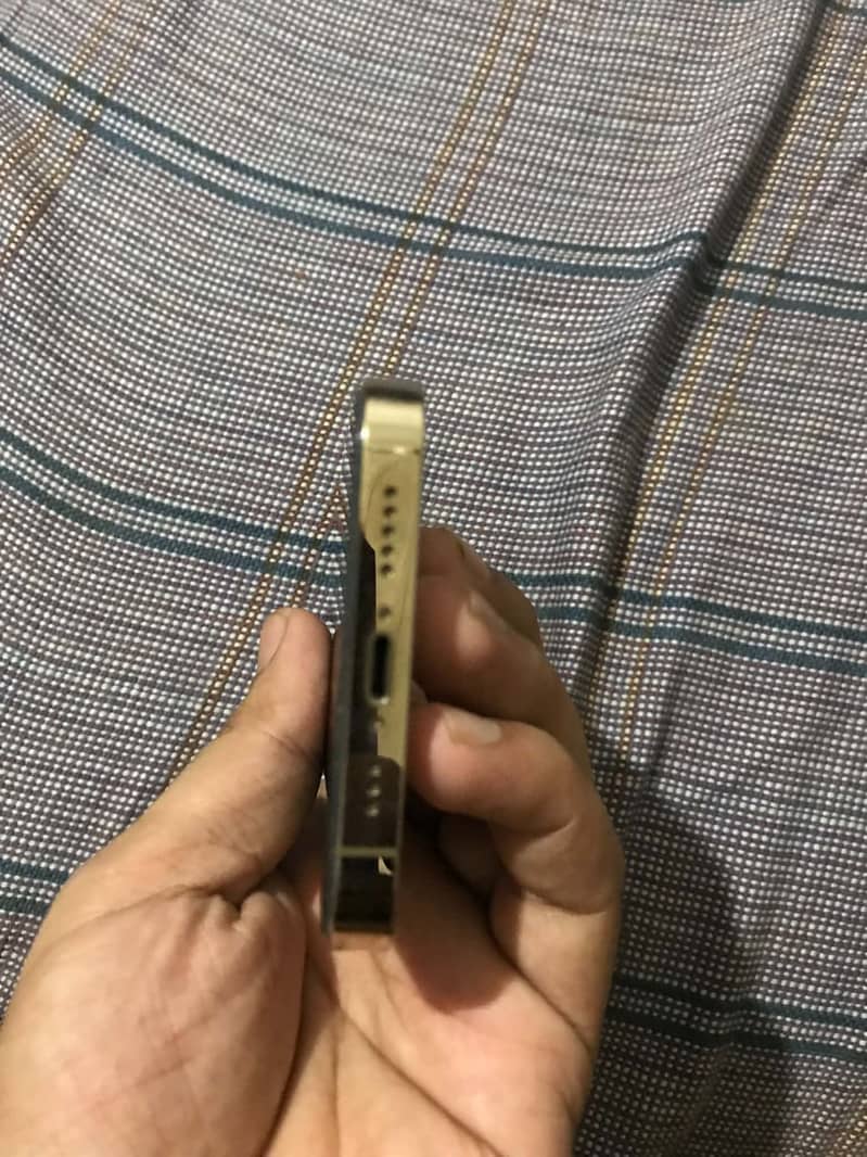 Apple iPhone 13 Pro 0