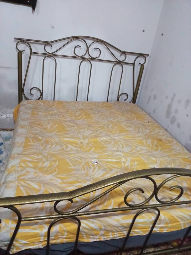 iron bed 1