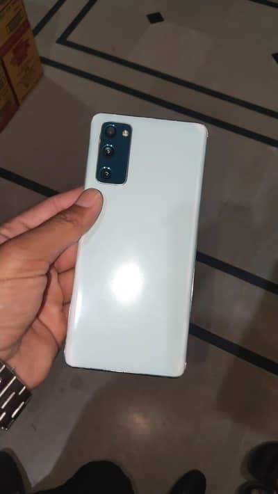 Samsung Galaxy S20 FE 5G – 128GB