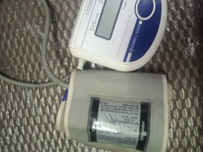 electric Blood pressure monitor citizen ch-452 in very good condition