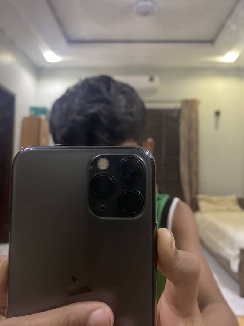 Apple iPhone 11 Pro 1