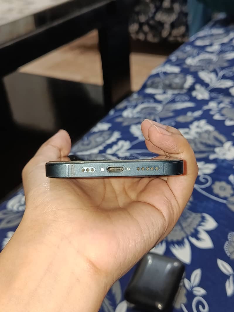 iPhone 13 Jv 3