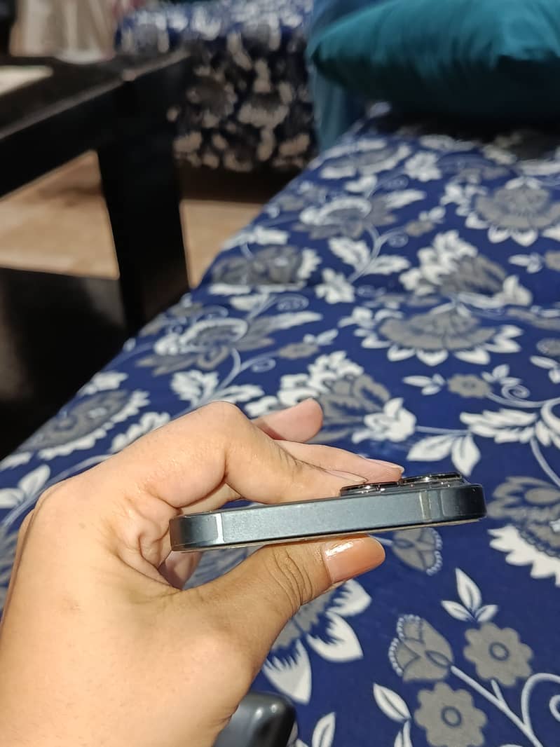 iPhone 13 Jv 6