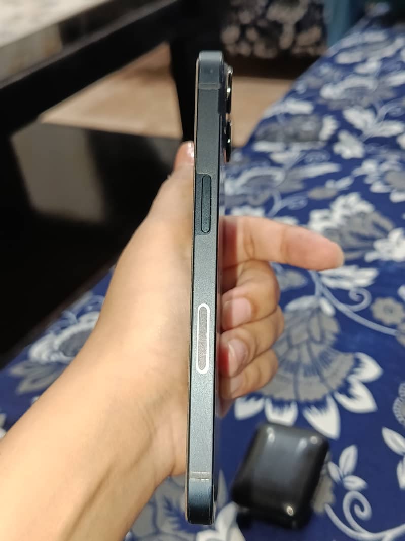 iPhone 13 Jv 7