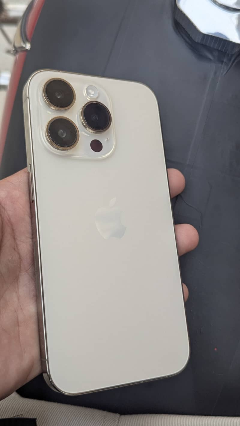 Apple iPhone 14 Pro 0