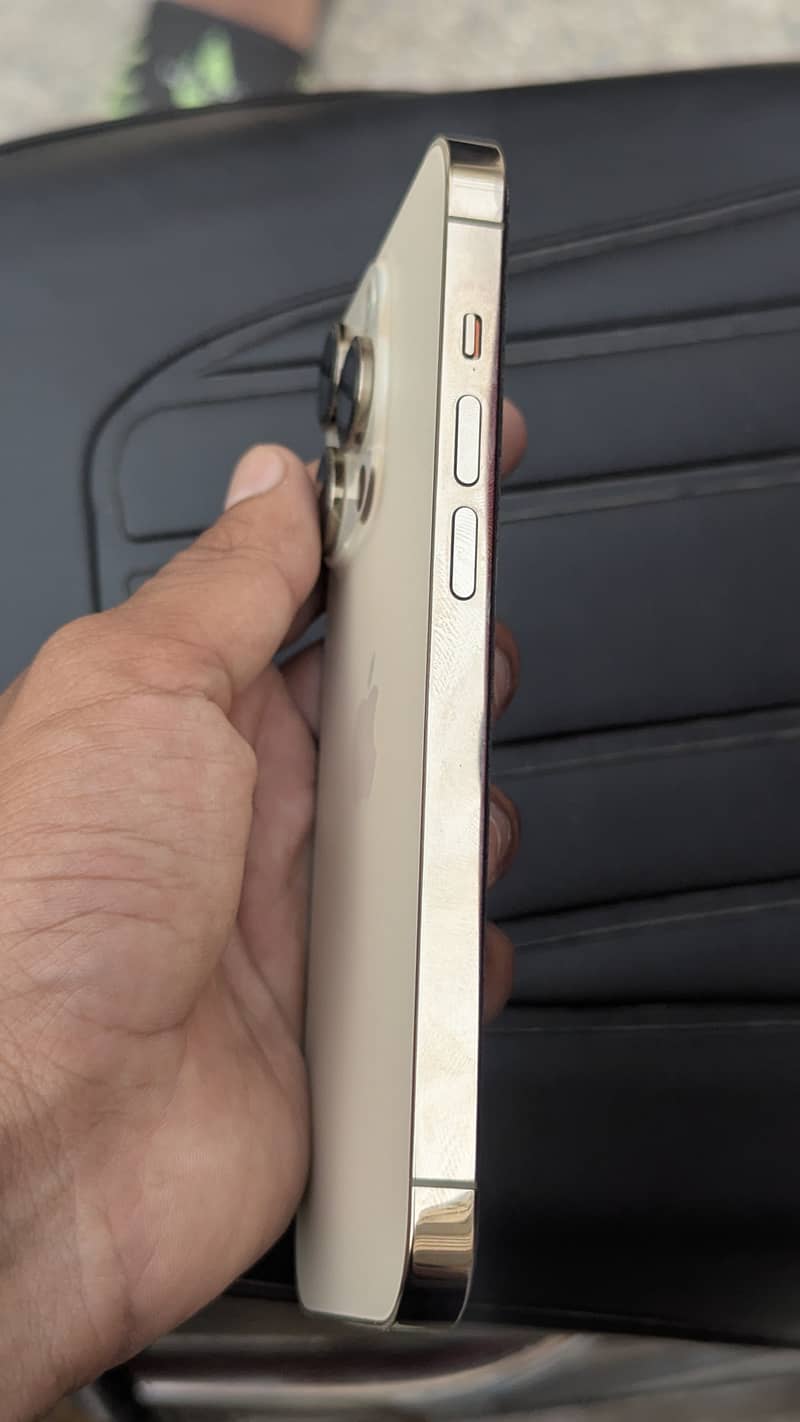 Apple iPhone 14 Pro 2