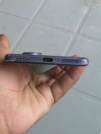 vivo v 40 5 G 12 256 gb memomery 10 by 10 condition official approved