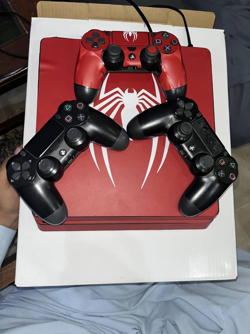 PS4 With original controller 1