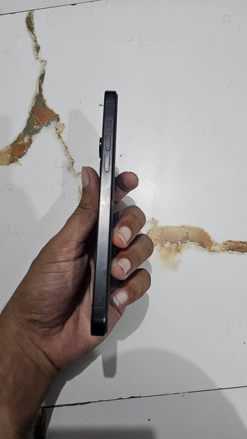 Apple iPhone 15 Pro Max 1