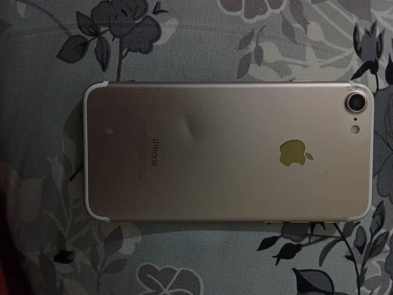 Apple iPhone 7 4