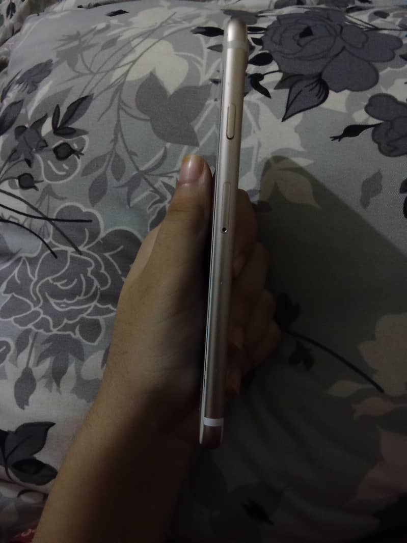 Apple iPhone 7 5