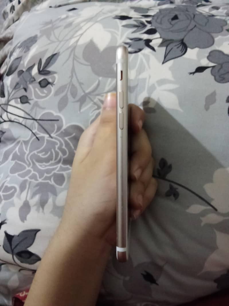 Apple iPhone 7 6