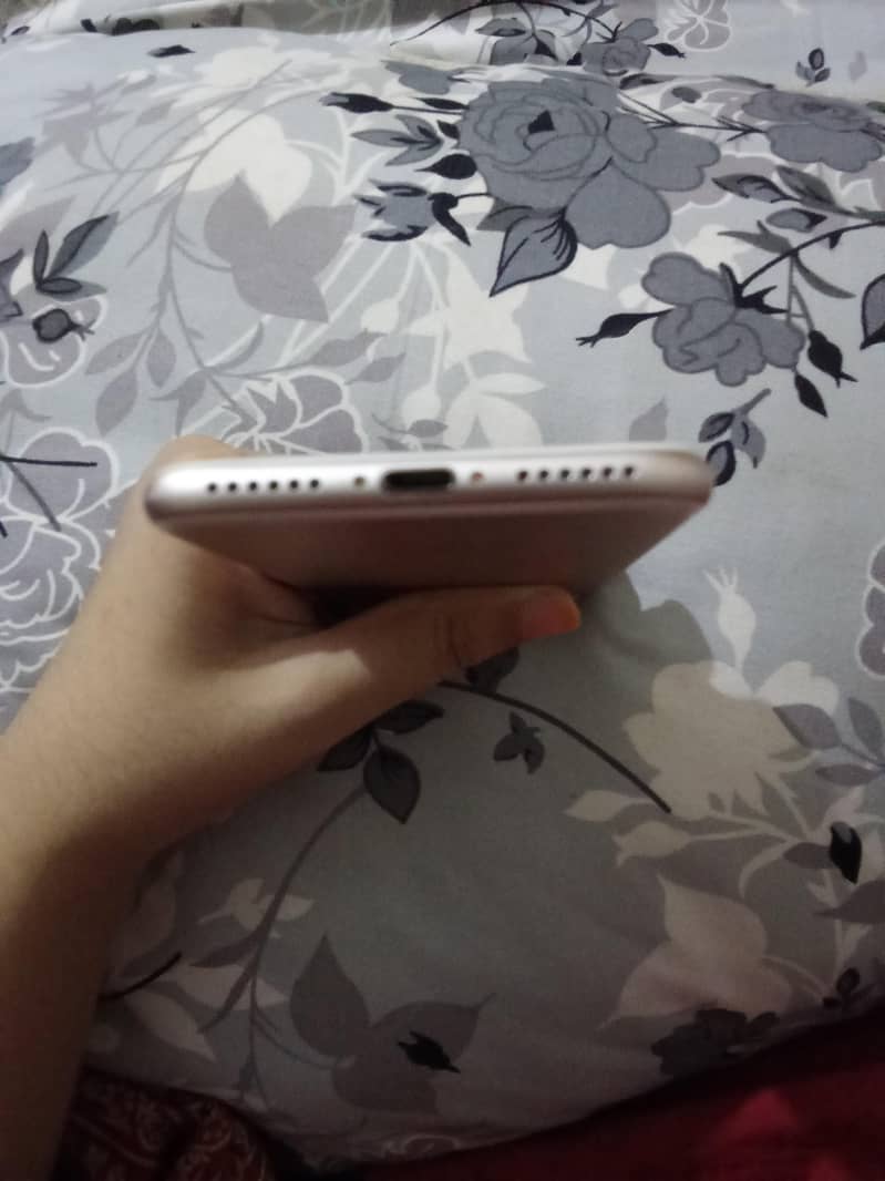 Apple iPhone 7 7