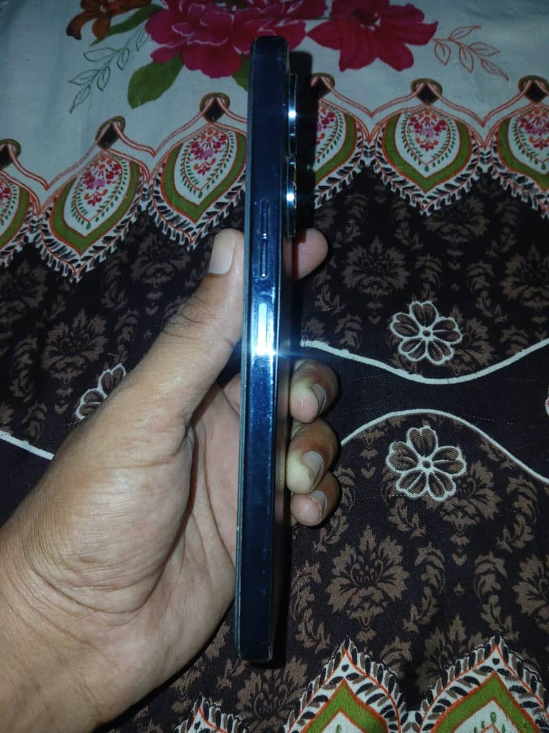Tecno Camon 19 Pro 4