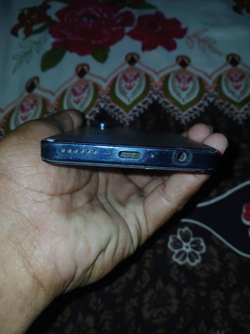 Tecno Camon 19 Pro 11