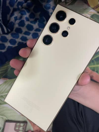 Samsung Mobile S24 Ultra with box!!